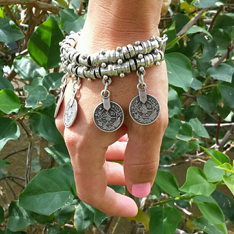 Vintage Coin Tassle Charm Armb - Men Accessories India recensie en prijs